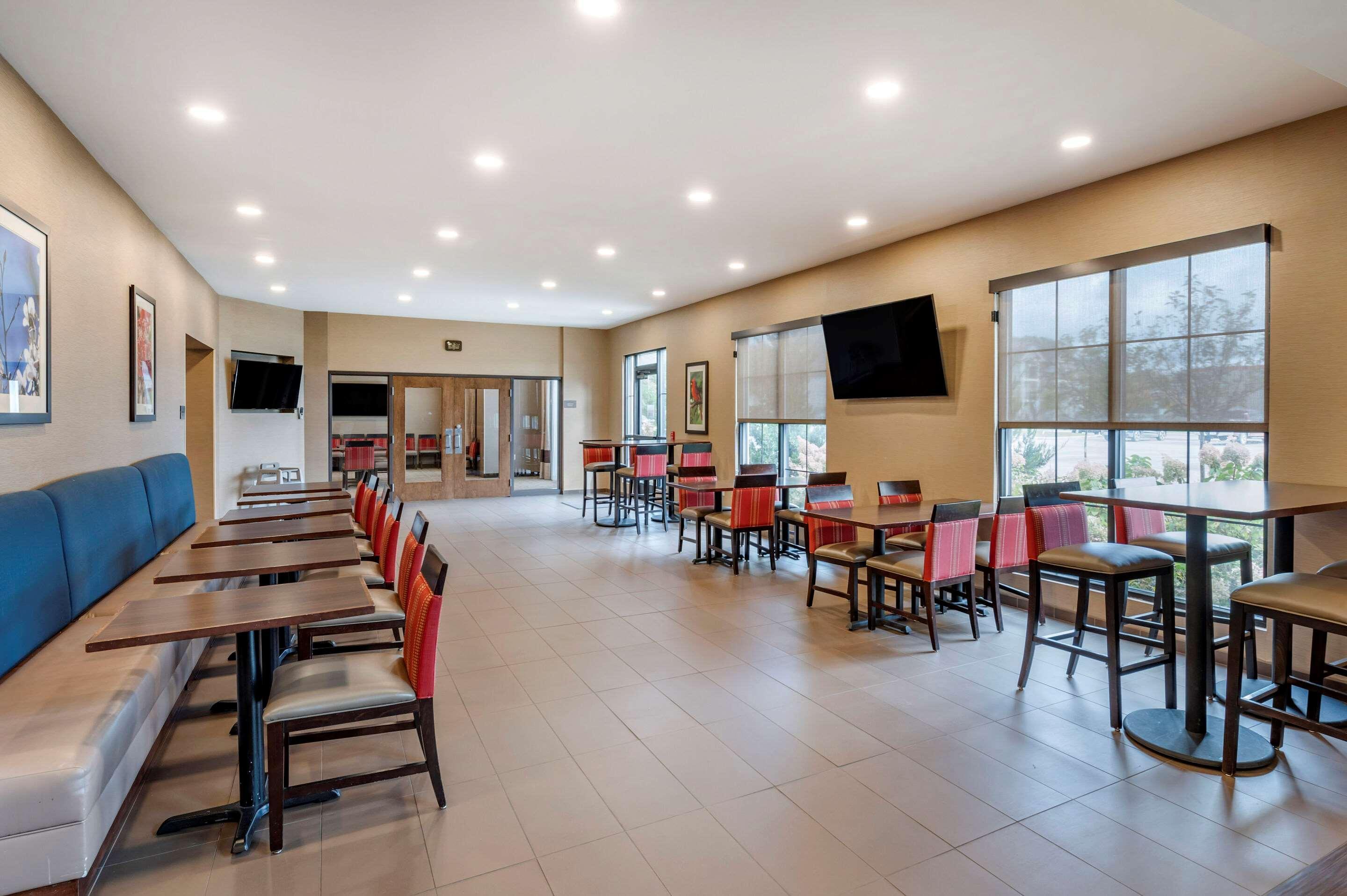 Comfort Suites Columbus Airport Exterior foto